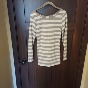 EUC Matilda Jane Women's Mini Dress Or Long Top Gray & White Stripes Size Small